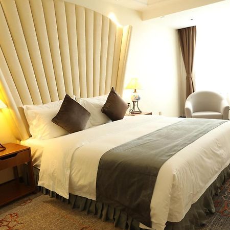 Zhi Hui Tang Feng Ze Hotel Chengdu Buitenkant foto